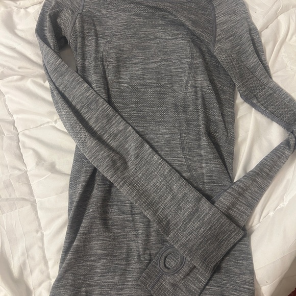 Lululemon Athletica Gray Ribbed Long Sleeve Sweatshirt - Picture 1 of 2